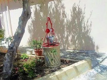 Juliastudios Amoudi